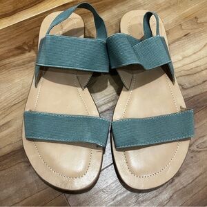 Universal Thread Sandals